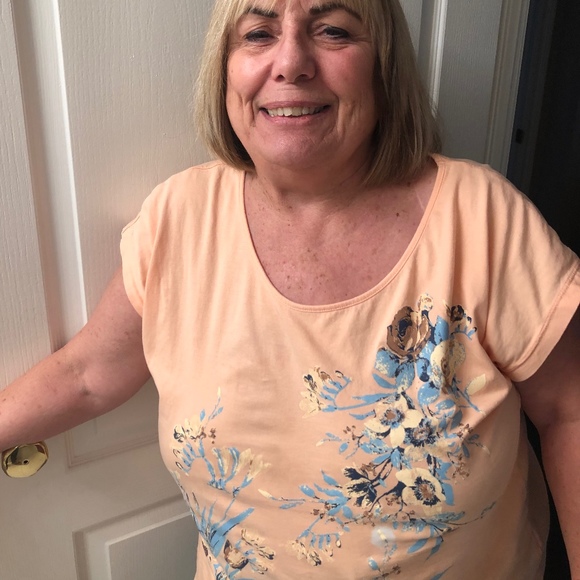 Meet your Posher, Janet - Picture 1 of 1